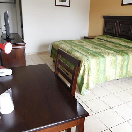 Apart Hotel Pico Bonito La Ceiba Zimmer foto