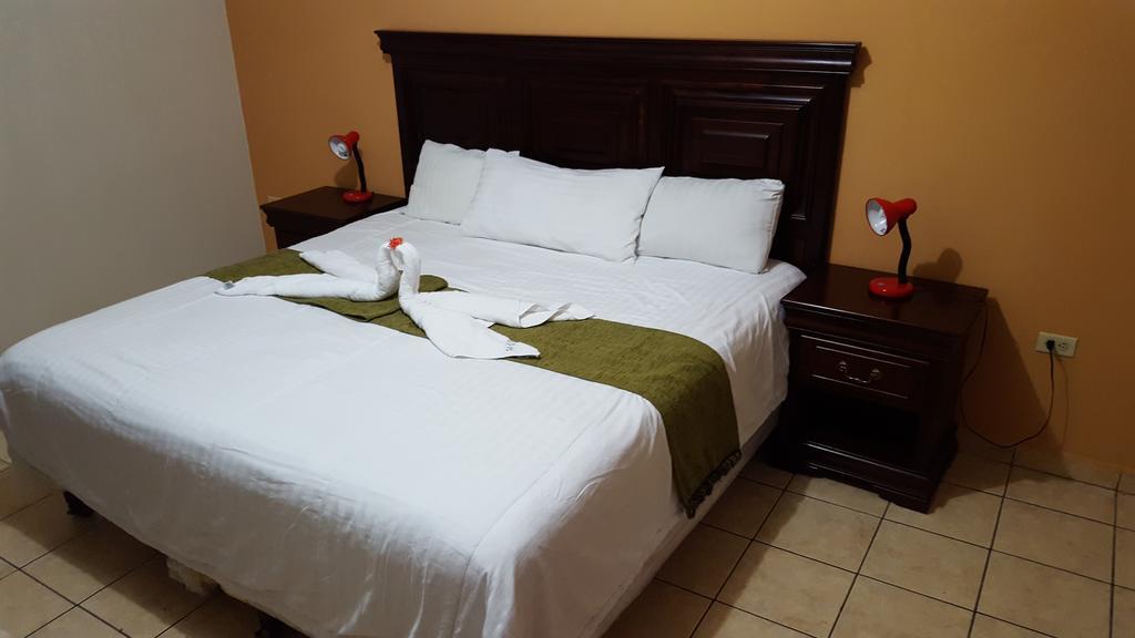 Apart Hotel Pico Bonito La Ceiba Exterior foto